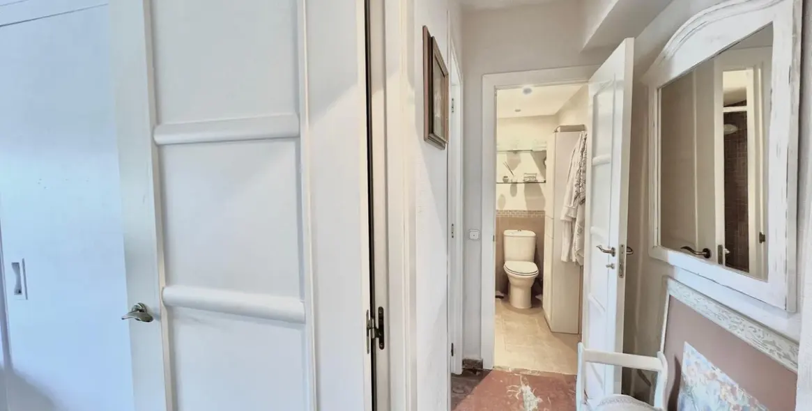 Sale of middle floor apartment in Las Chapas 11