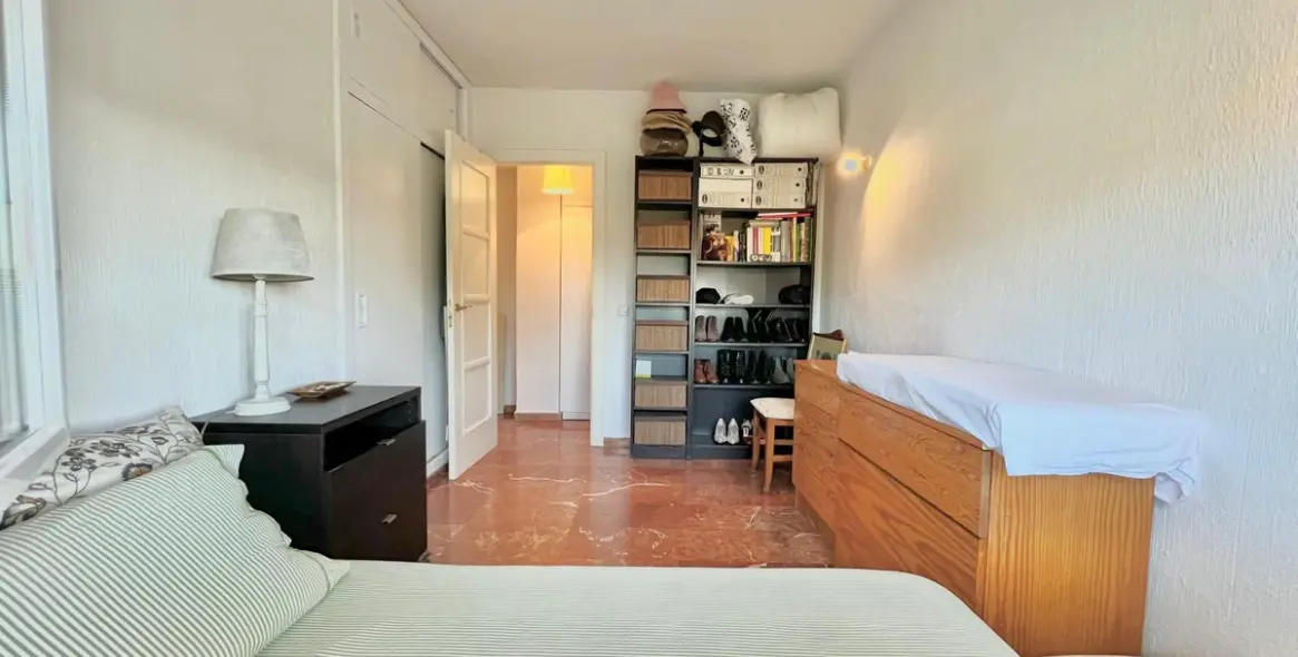 Sale of middle floor apartment in Las Chapas 16