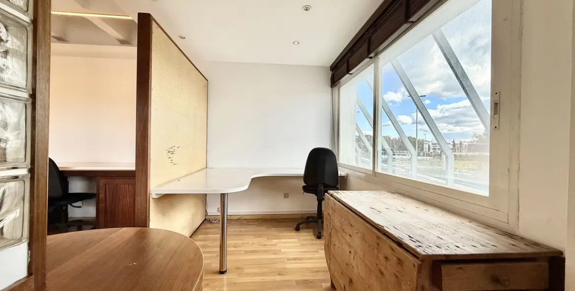 Venta de oficina en Puerto Banús 4