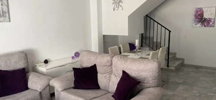 Townhouse R5009524 2