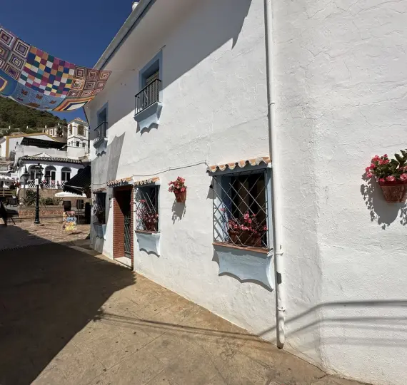 Semi-detached house R5015119