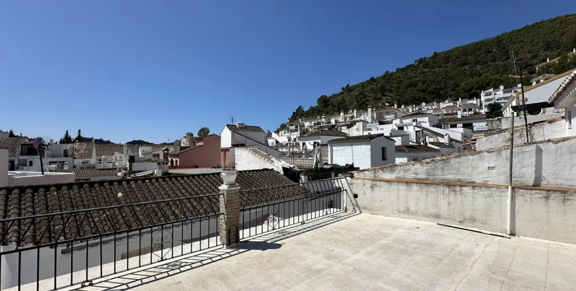 Sale of semi-detached house in Benahavís 2