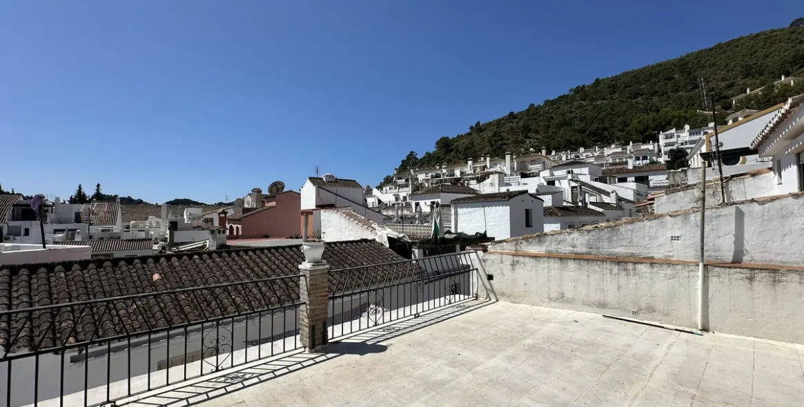 Sale of semi-detached house in Benahavís 11