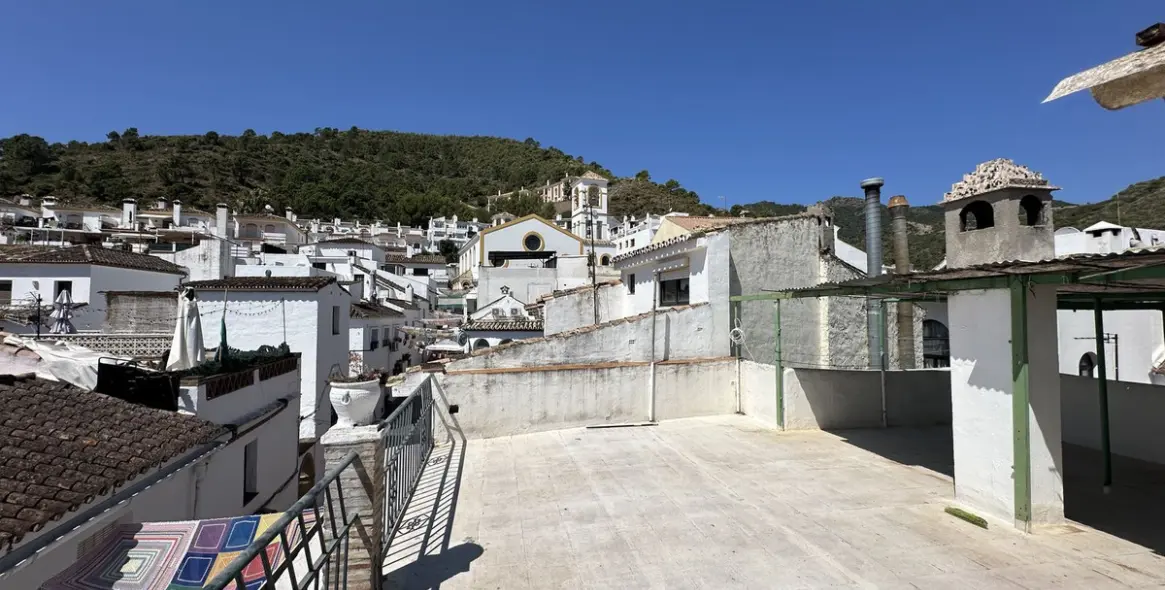 Sale of semi-detached house in Benahavís 12