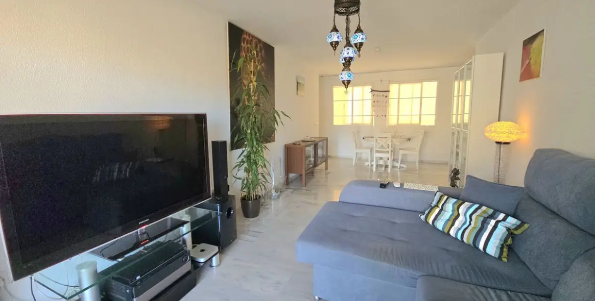 Venta de apartamento en planta media en Benalmadena Costa 6