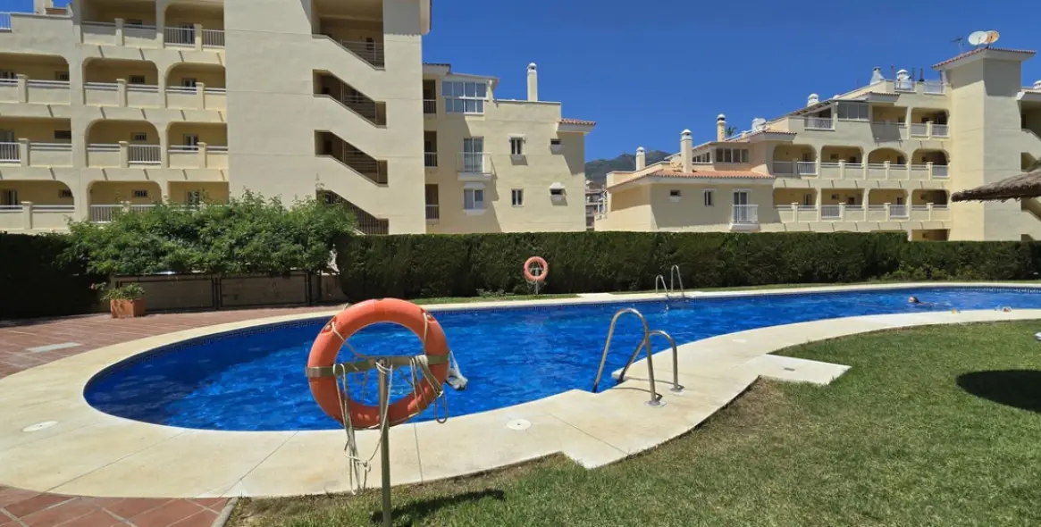 Venta de apartamento en planta media en Benalmadena Costa 14