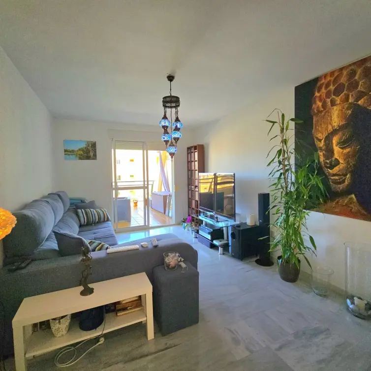 Sale of middle floor apartment in Benalmadena Costa