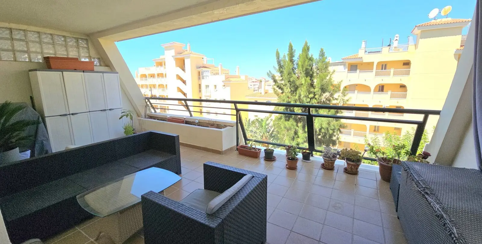 Продажа апартаментов на среднем этаже в Benalmadena Costa 4
