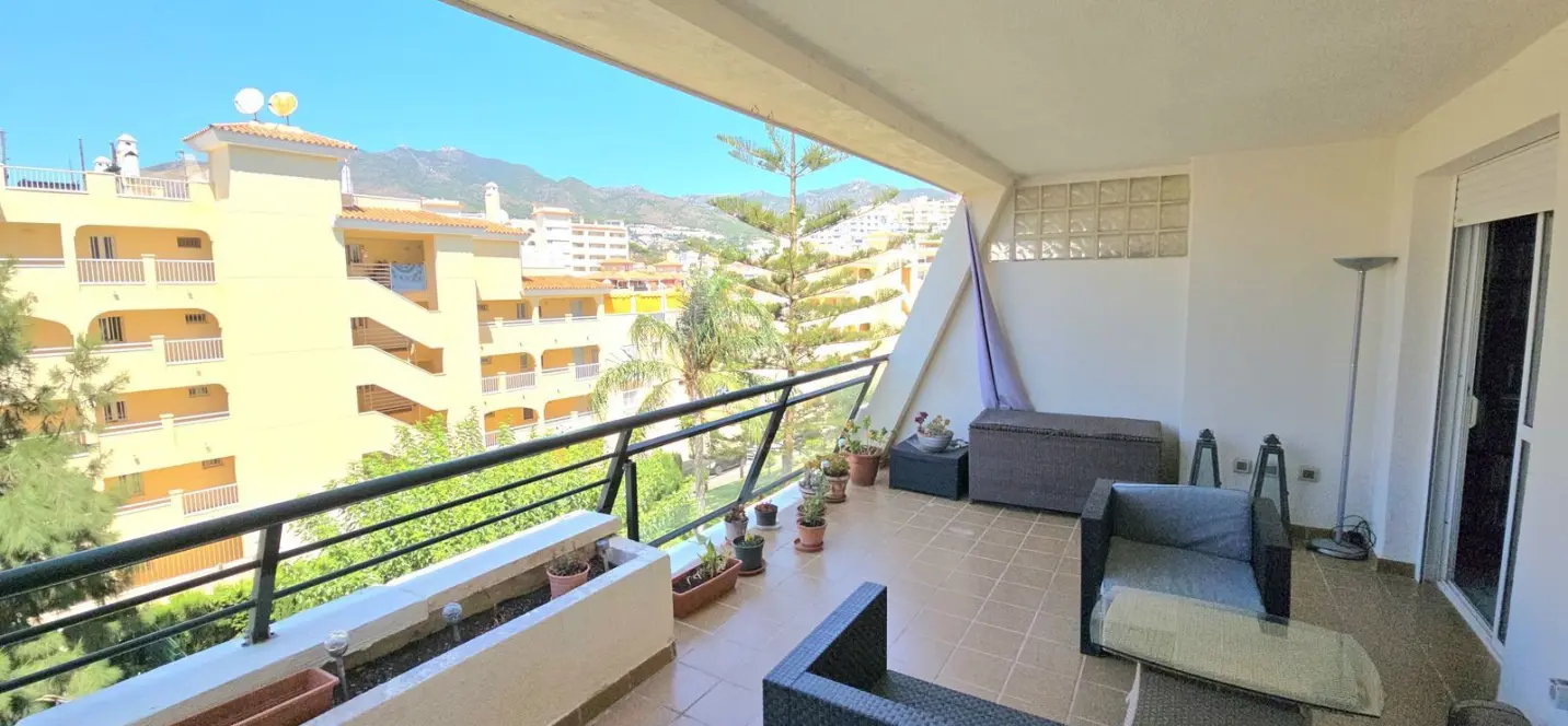 Sale of middle floor apartment in Benalmadena Costa 4