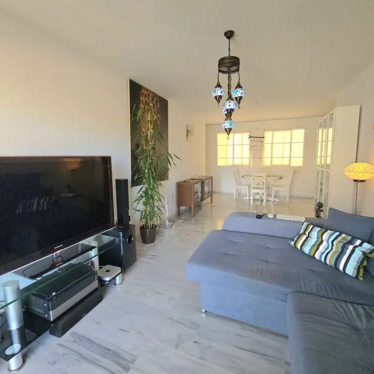 Sale of middle floor apartment in Benalmadena Costa
