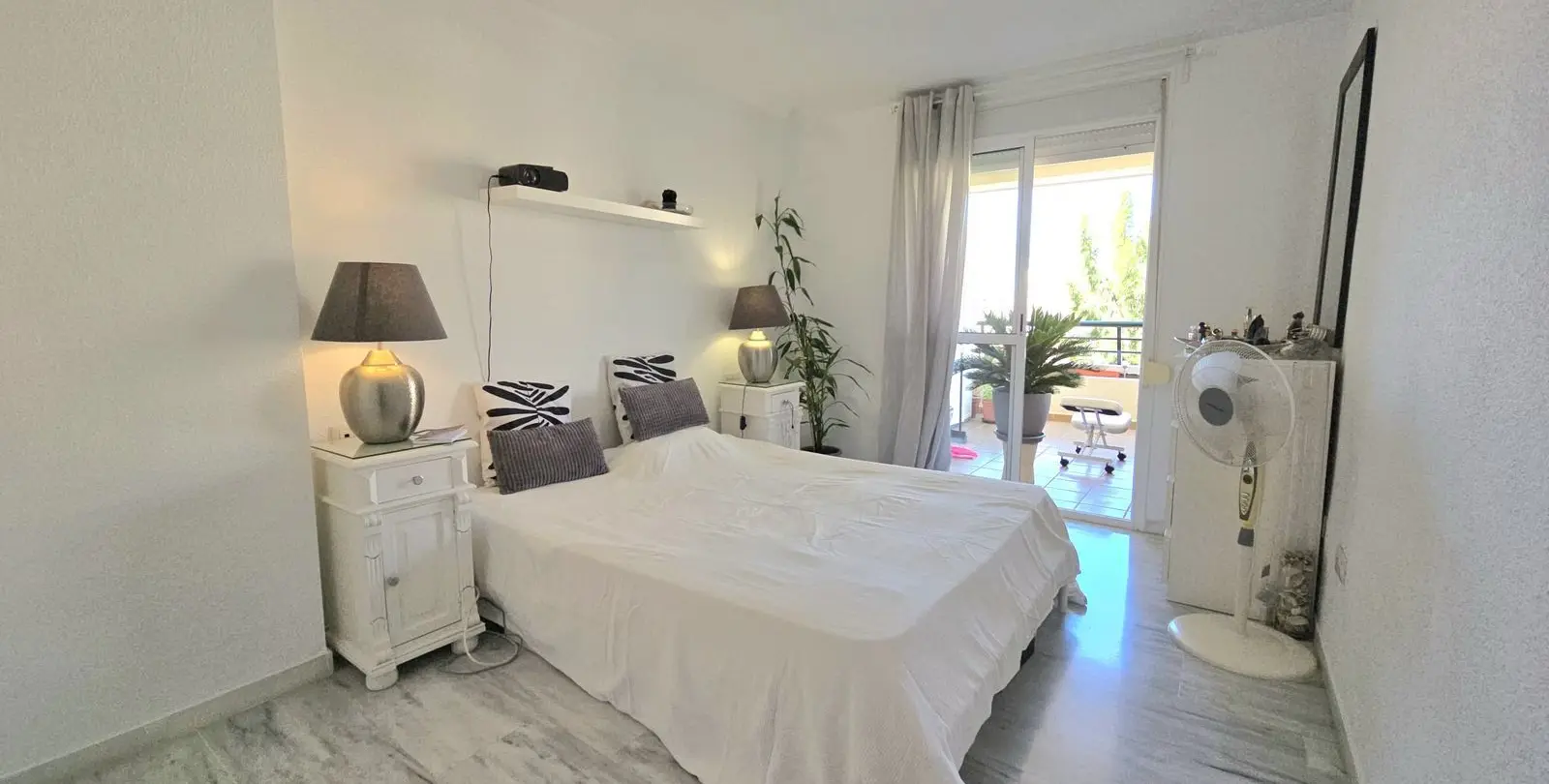 Продажа апартаментов на среднем этаже в Benalmadena Costa 9