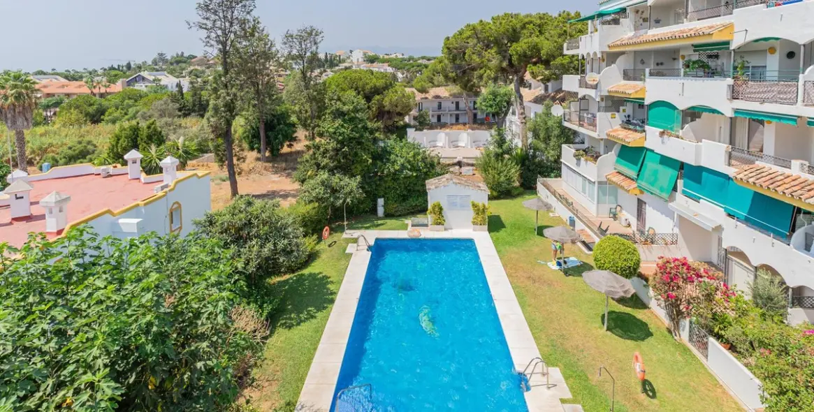 Sale of middle floor apartment in Marbella 1