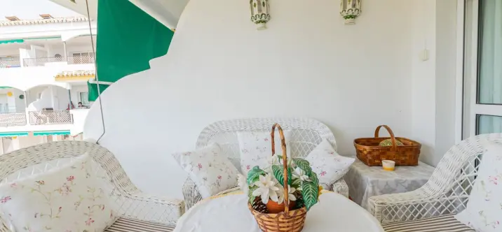 Sale of middle floor apartment in Marbella 1