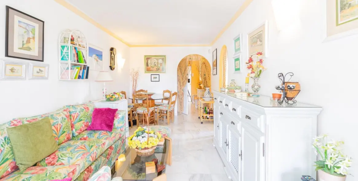 Sale of middle floor apartment in Marbella 5