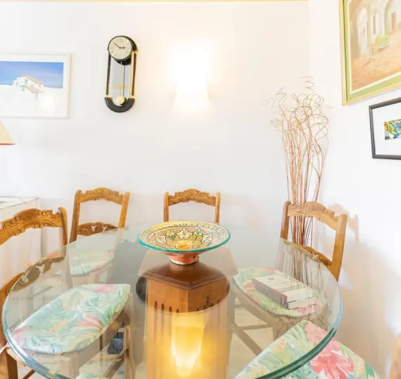 Sale of middle floor apartment in Marbella