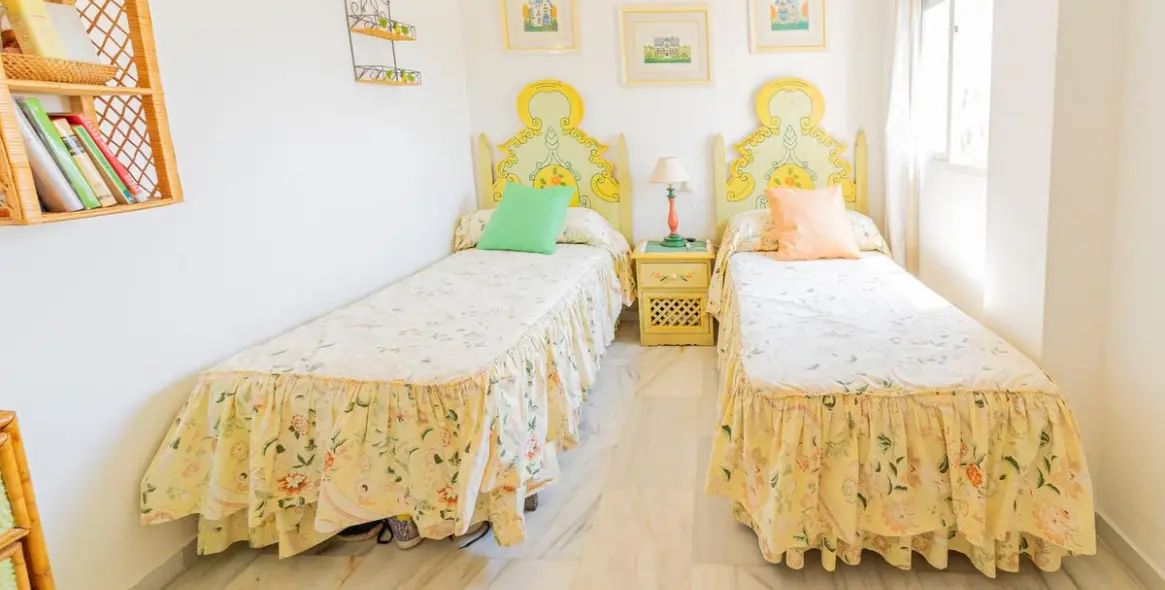 Sale of middle floor apartment in Marbella 10