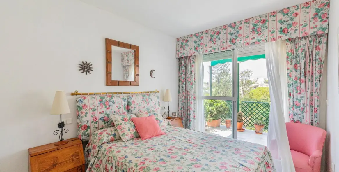 Sale of middle floor apartment in Marbella 17