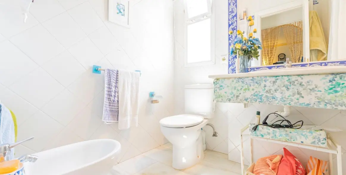 Sale of middle floor apartment in Marbella 18