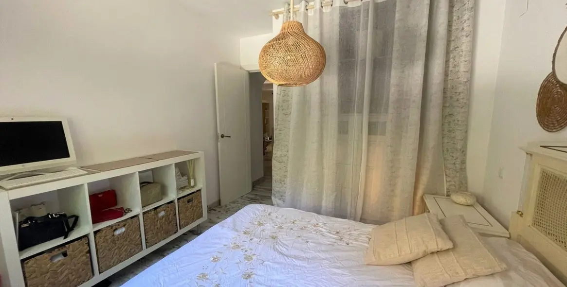 Sale of ground floor apartment in Calahonda 10