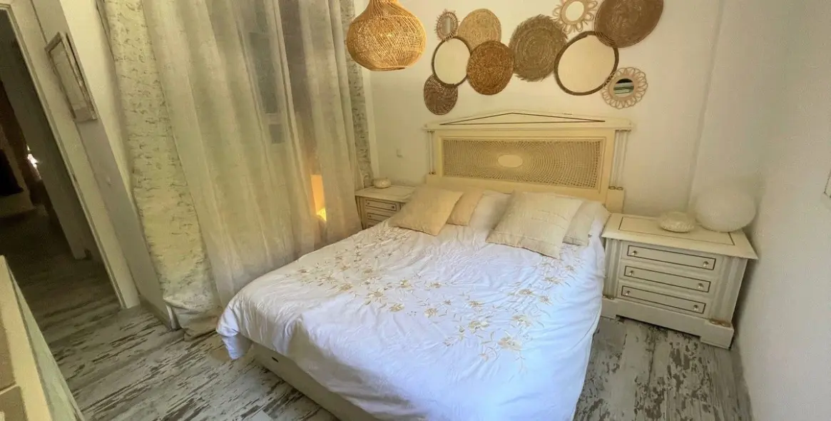 Sale of ground floor apartment in Calahonda 11