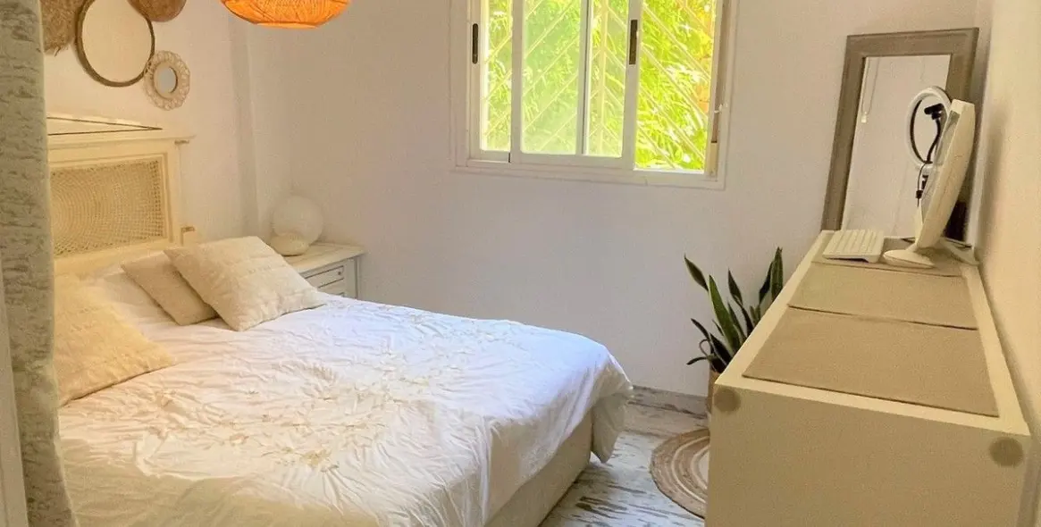 Sale of ground floor apartment in Calahonda 20