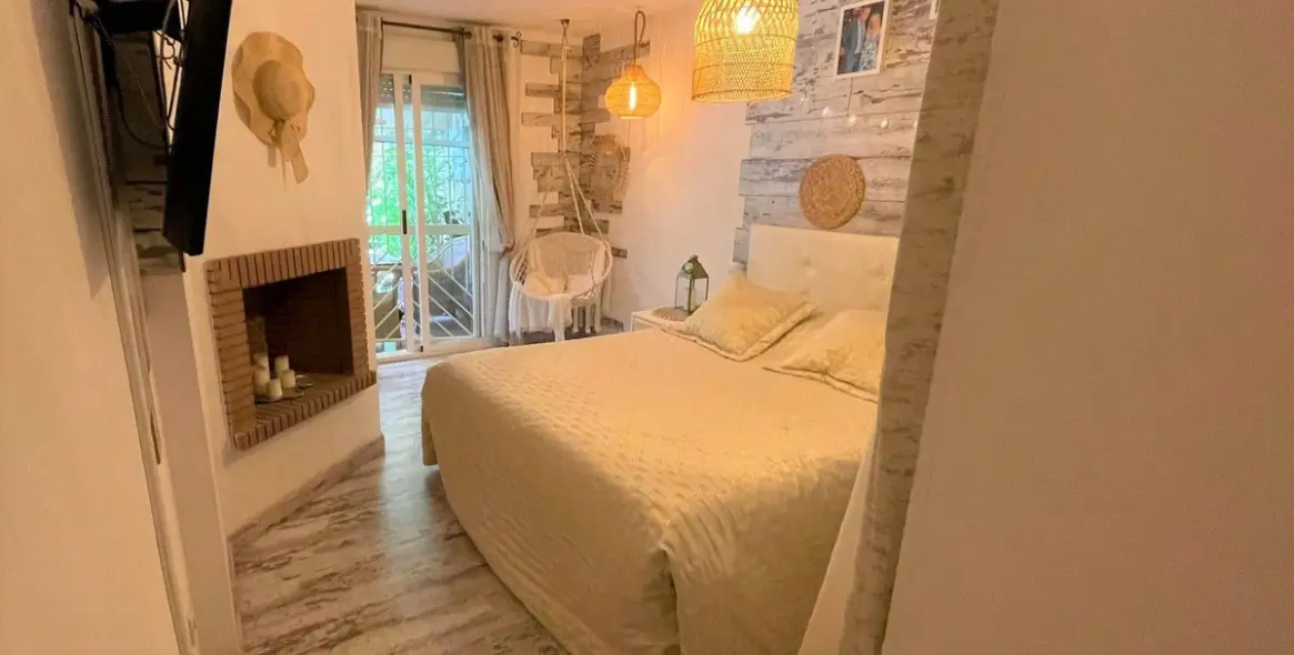 Продажа апартаментов на первом этаже в Calahonda 22