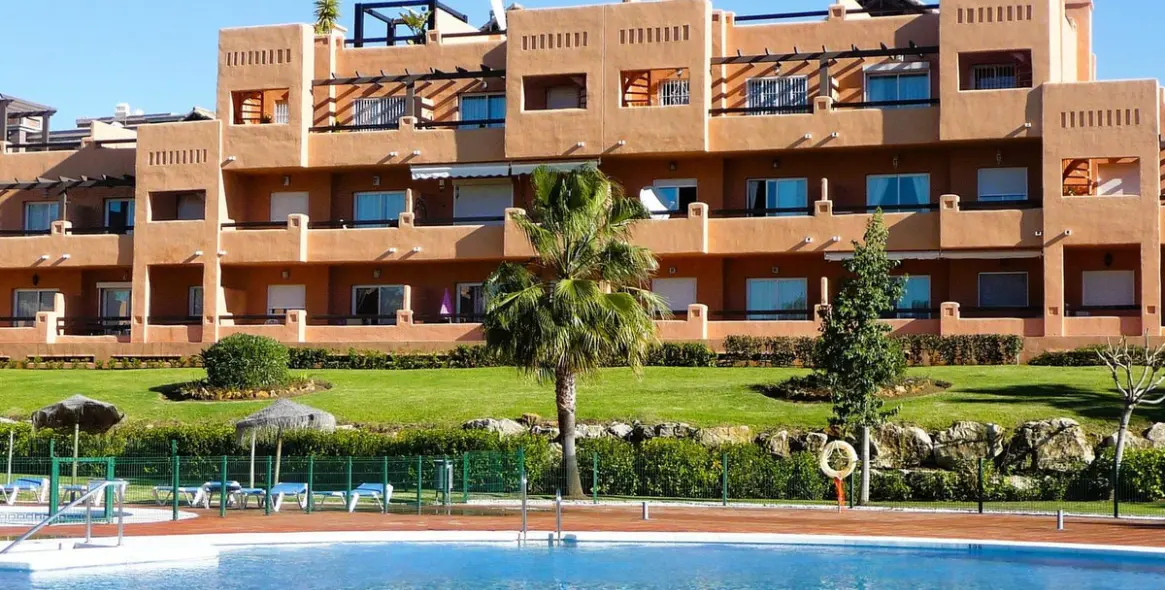 Sale of penthouse in Casares Playa 1