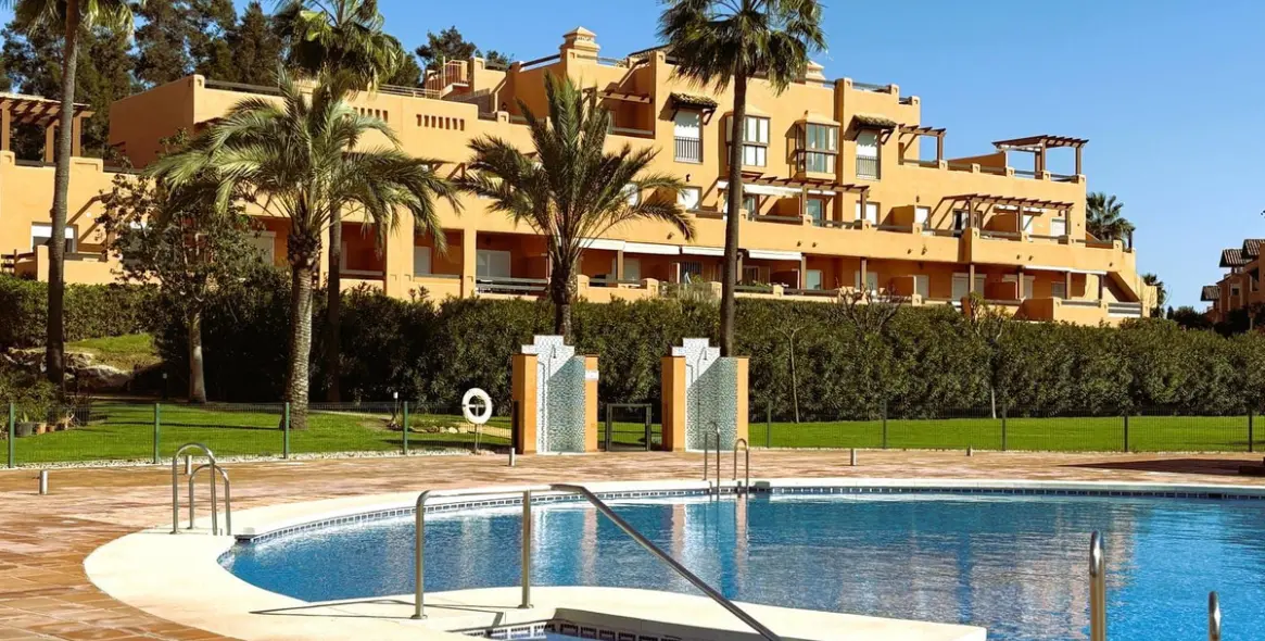 Sale of penthouse in Casares Playa 2