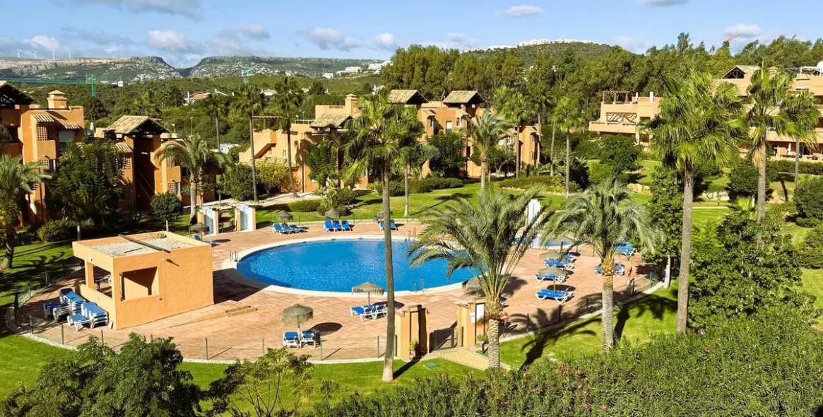 Sale of penthouse in Casares Playa 4