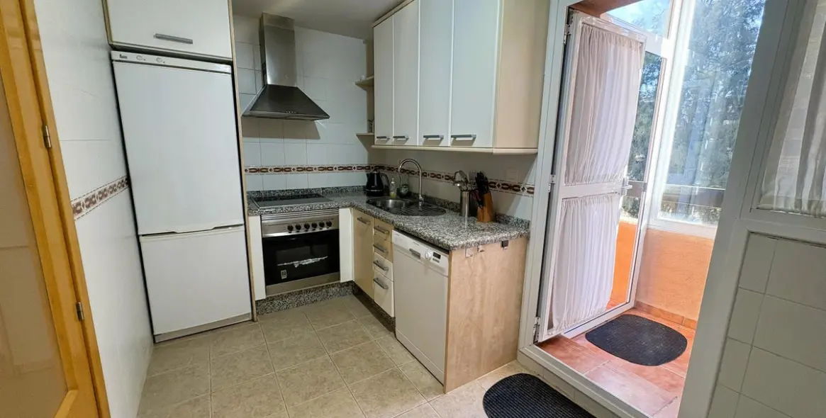 Sale of penthouse in Casares Playa 9