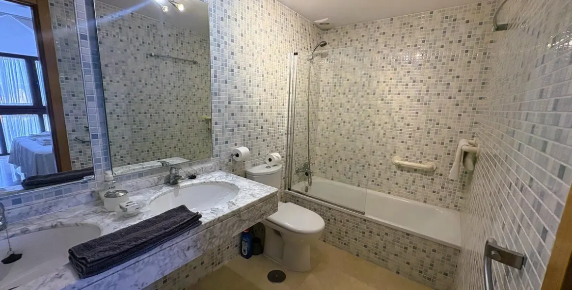 Sale of penthouse in Casares Playa 15