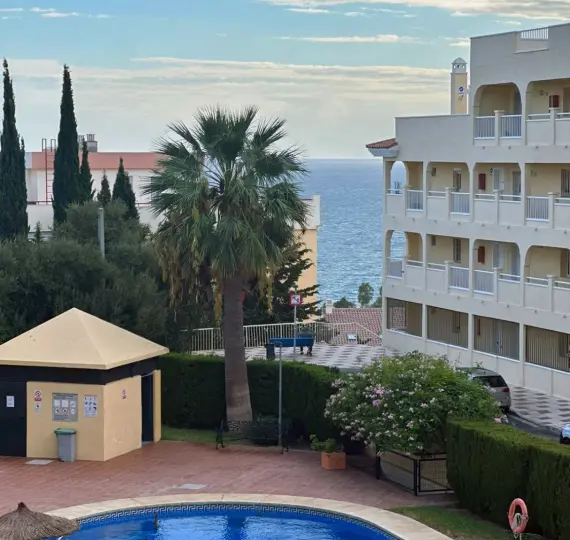 Продажа апартаментов на первом этаже в Torrequebrada