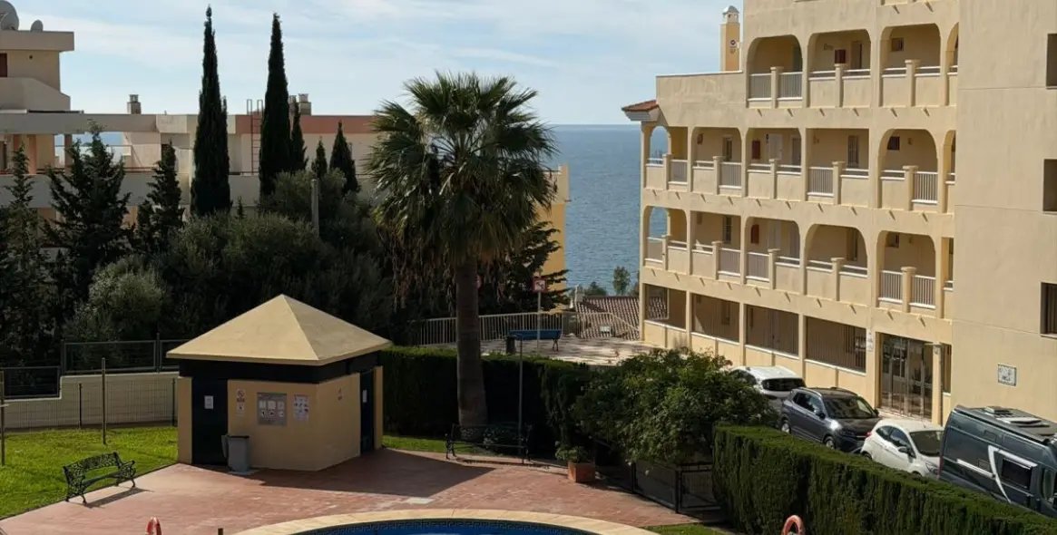 Продажа апартаментов на первом этаже в Torrequebrada 2