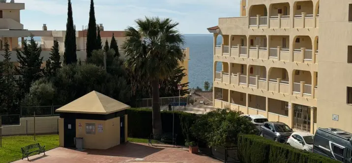 Продажа апартаментов на первом этаже в Torrequebrada 1