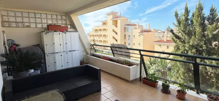 Продажа апартаментов на первом этаже в Torrequebrada 3