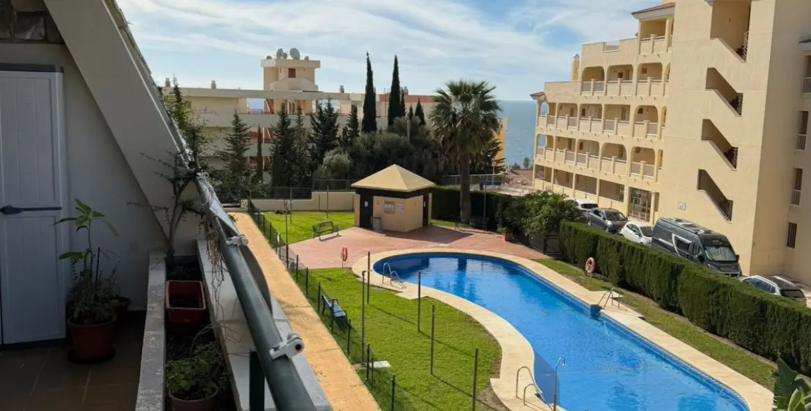 Продажа апартаментов на первом этаже в Torrequebrada 6