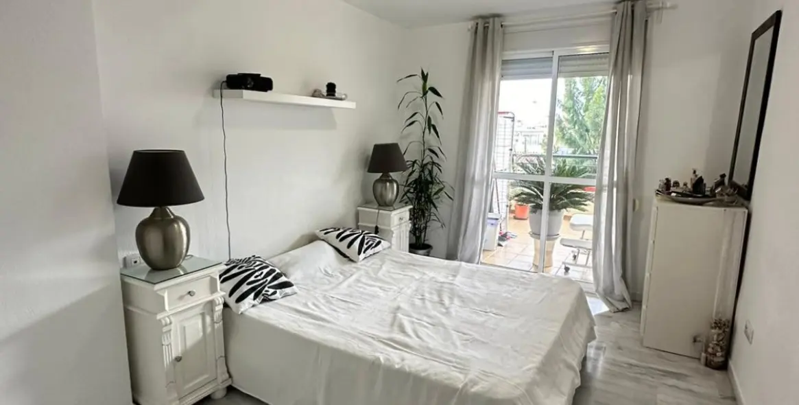 Venta de apartamento en planta baja en Torrequebrada 26