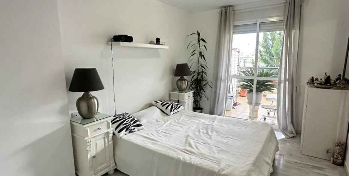 Venta de apartamento en planta baja en Torrequebrada 27