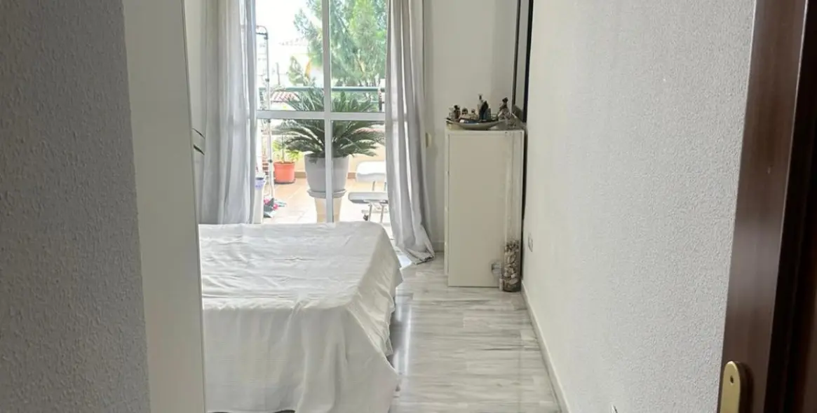 Venta de apartamento en planta baja en Torrequebrada 28