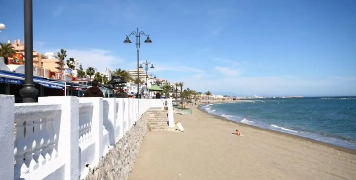 Venta de apartamento en planta baja en Torrequebrada 43