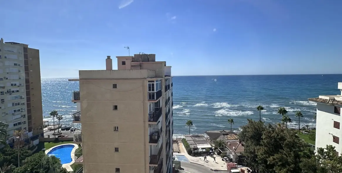 Sale of middle floor apartment in Mijas 1