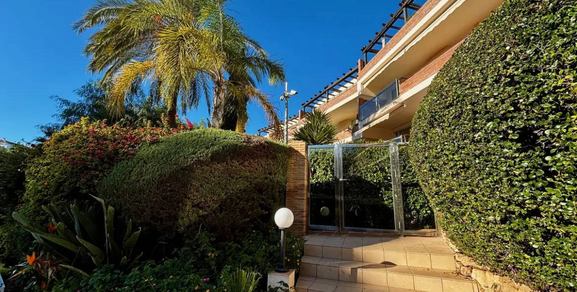Sale of ground floor apartment in Riviera del Sol 2