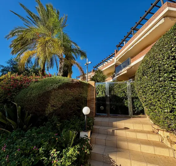 Sale of ground floor apartment in Riviera del Sol