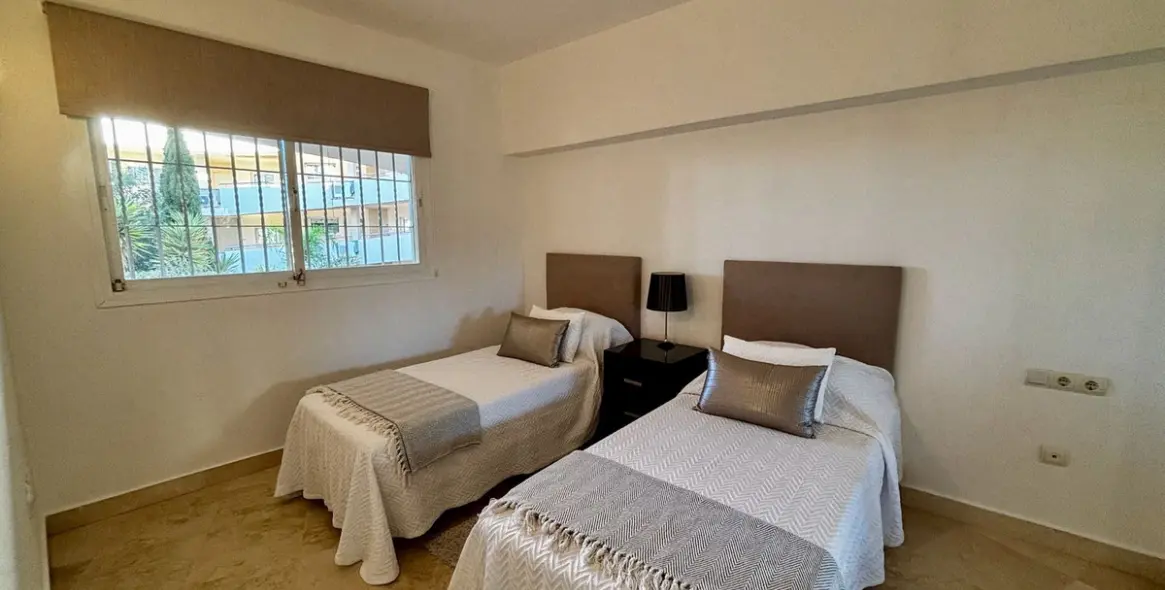 Sale of ground floor apartment in Riviera del Sol 8