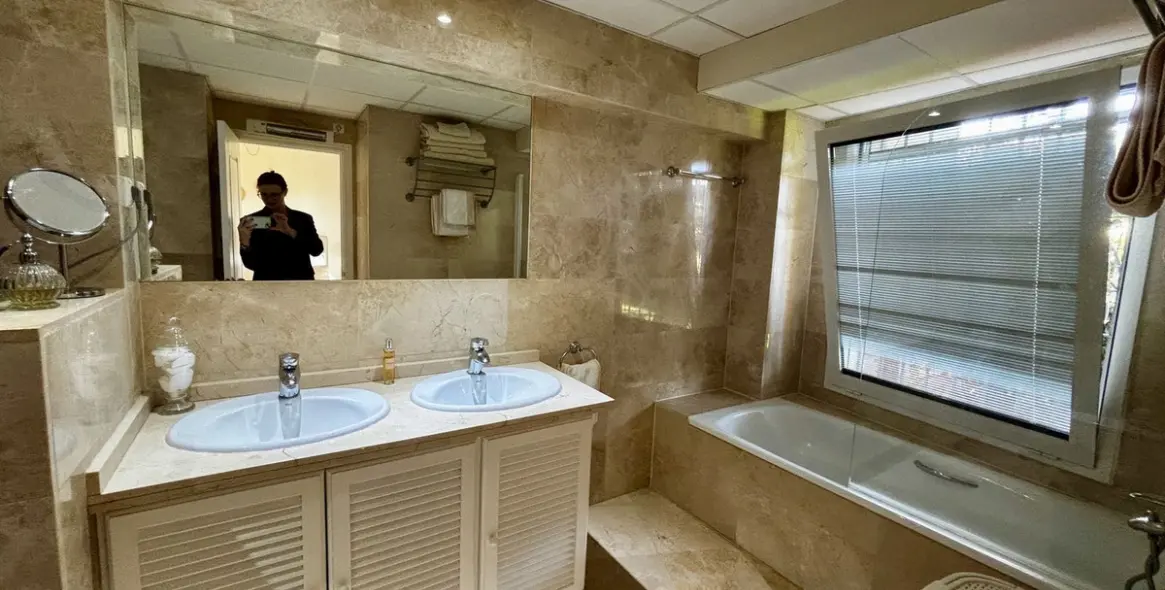 Sale of ground floor apartment in Riviera del Sol 9