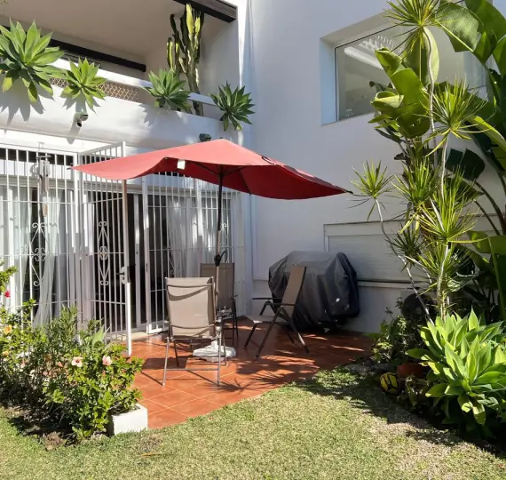 Venta de apartamento en planta baja en Aloha