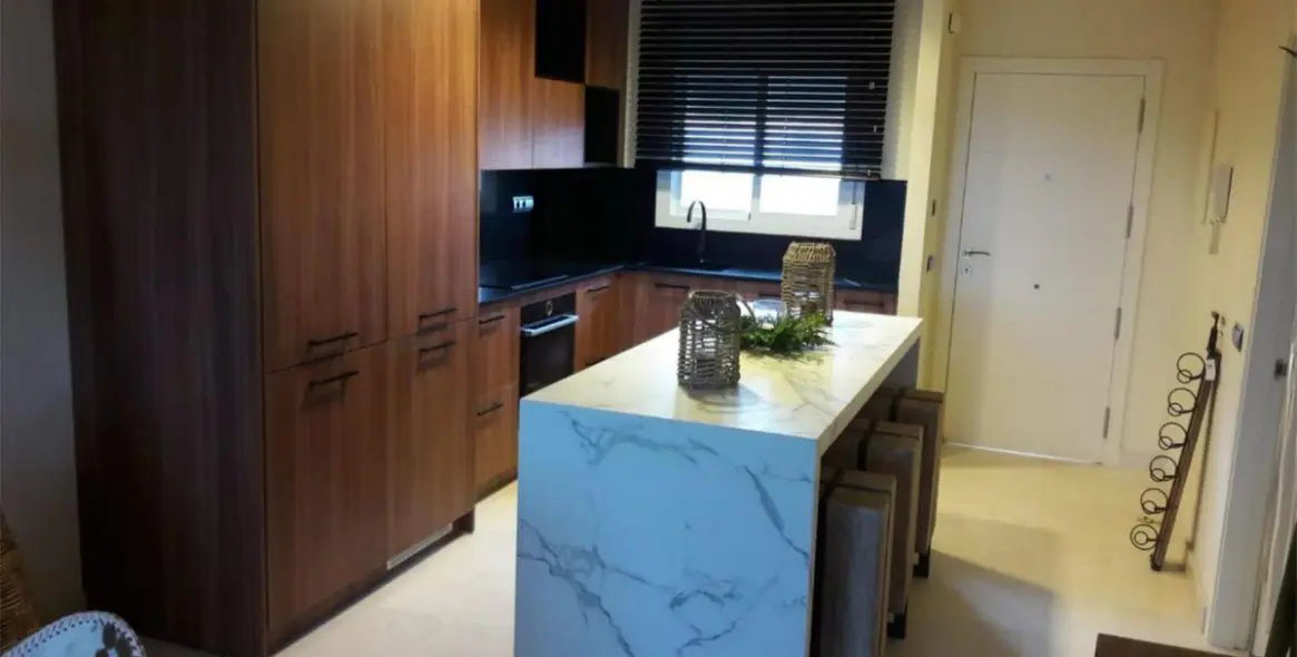 Sale of middle floor apartment in Cerros del Aguila 2