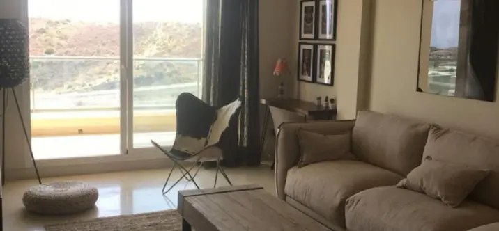 Продажа апартаментов на среднем этаже в Cerros del Aguila 4