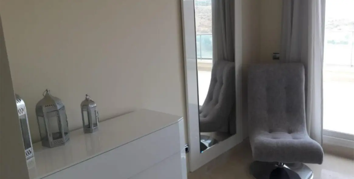 Sale of middle floor apartment in Cerros del Aguila 14