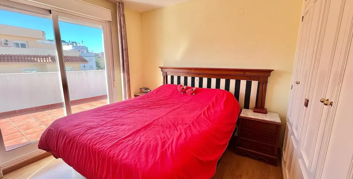 Sale of penthouse in Las Lagunas 5